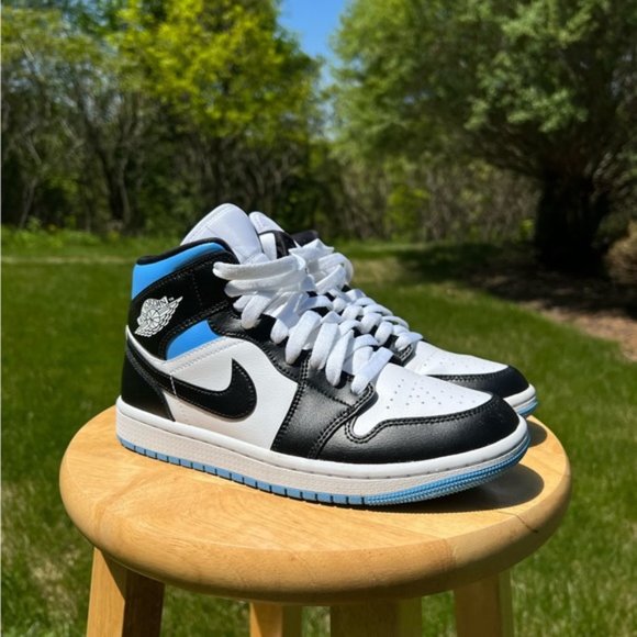 Jordan 1 Mid University Blue main image 7